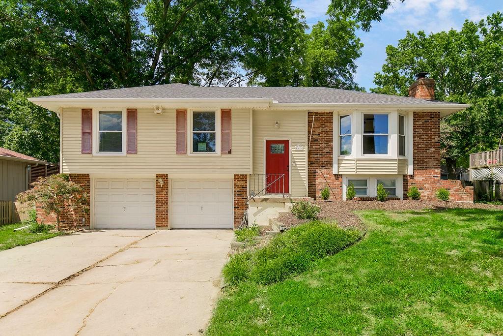 Photo of 409 Duncan Road Blue Springs MO 64014