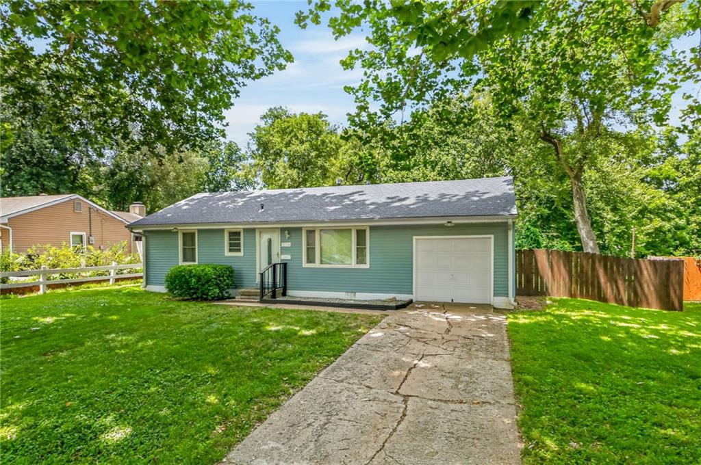 Photo of 10516 Richmond Avenue Kansas City MO 64134