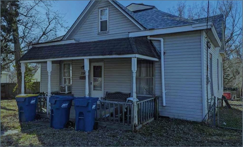 Photo of 224 S Missouri Street Liberty MO 64068