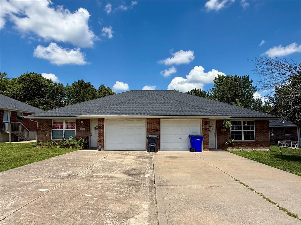 Photo of 204 & 206 NW Woodbury Drive Grain Valley MO 64029