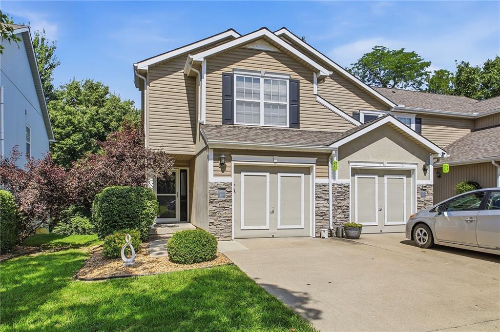 Photo of 517 SW Shadow Glen Drive Blue Springs MO 64015