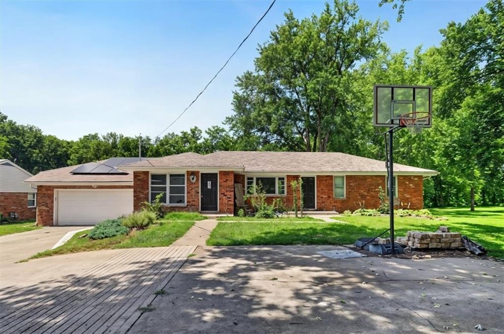 Photo of 416 N US 169 Highway Smithville MO 64089