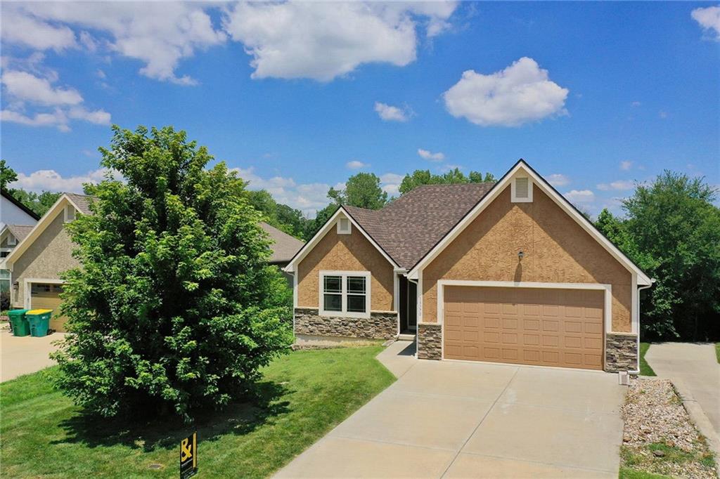 Photo of 13770 Valleyview Way Bonner Springs KS 66012