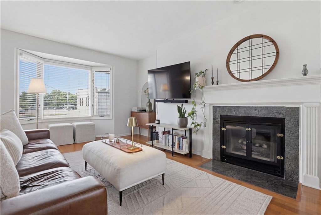 Photo of 4320 Belleview Avenue #206 Kansas City MO 64111