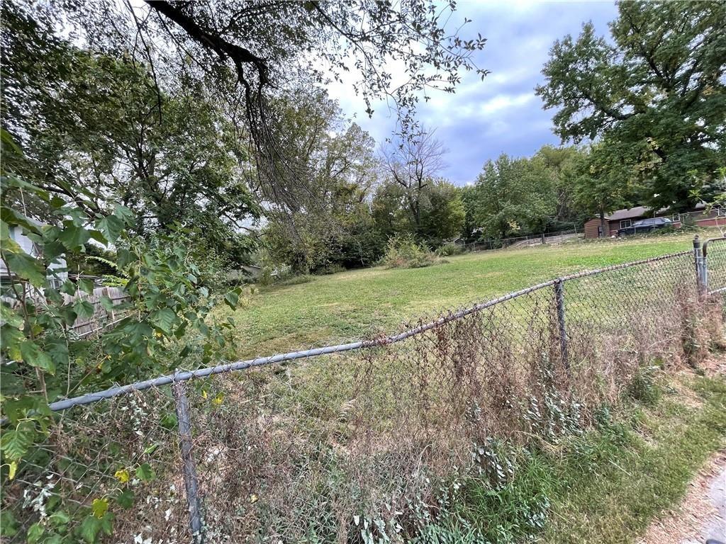 Photo of 7039, 7041, 7043 College Avenue Kansas City MO 64132