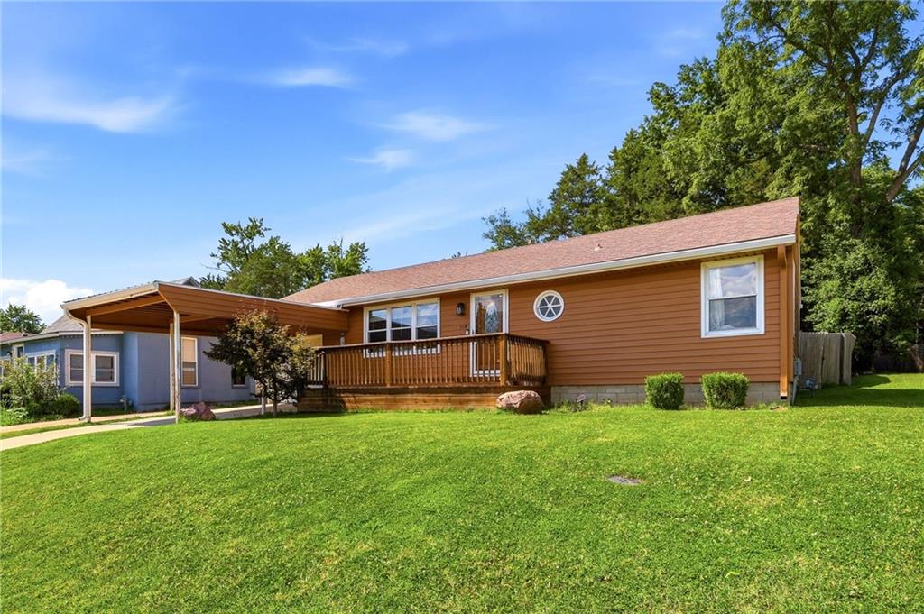 Photo of 304 2nd Street Smithville MO 64089