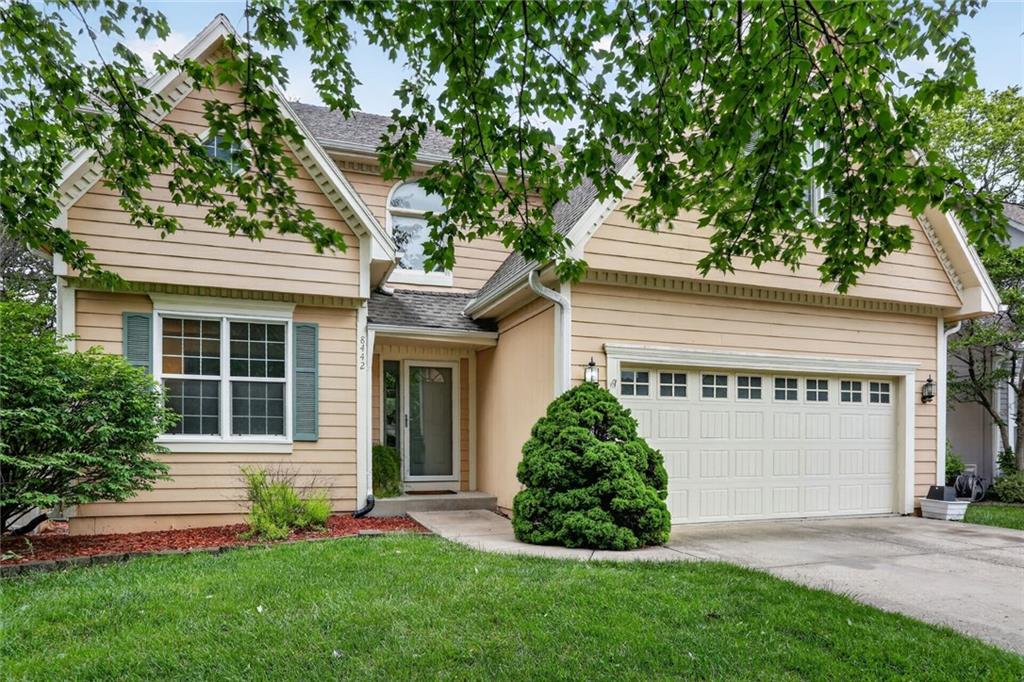 Photo of 8442 Lakeview Avenue Lenexa KS 66219
