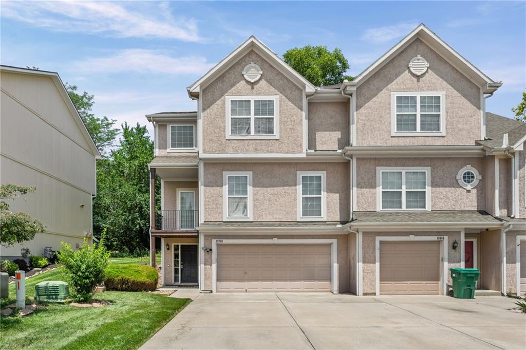 Photo of 13748 Grove Avenue Bonner Springs KS 66012