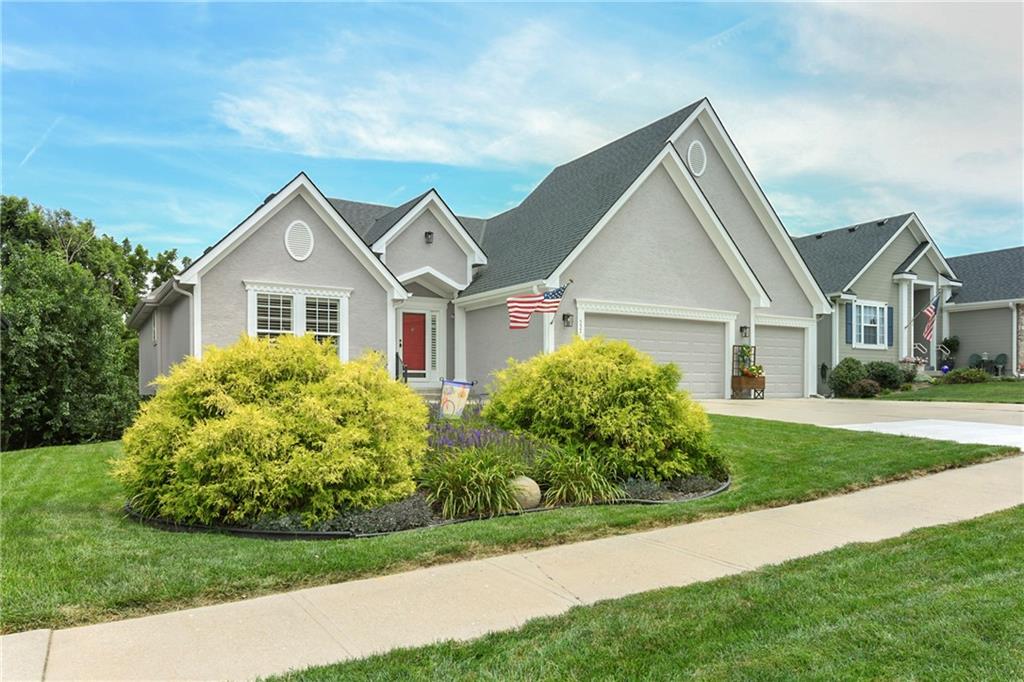 Photo of 537 NE Topaz Drive Lee's Summit MO 64086