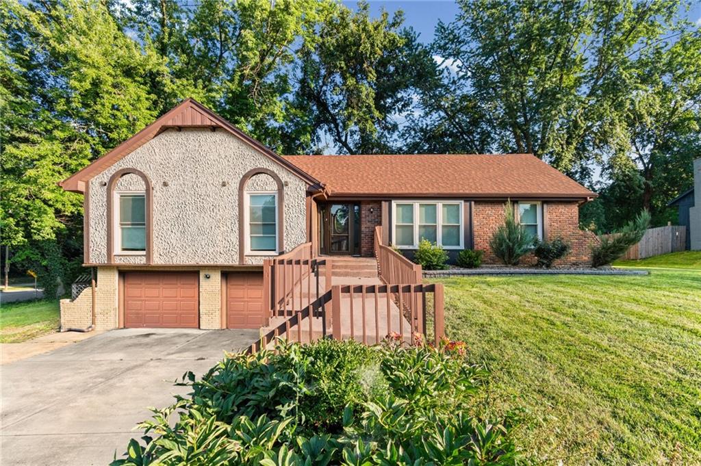 Photo of 403 Kingsley Avenue Liberty MO 64068