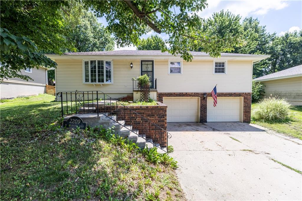 Photo of 2209 N Leonard Road St Joseph MO 64506