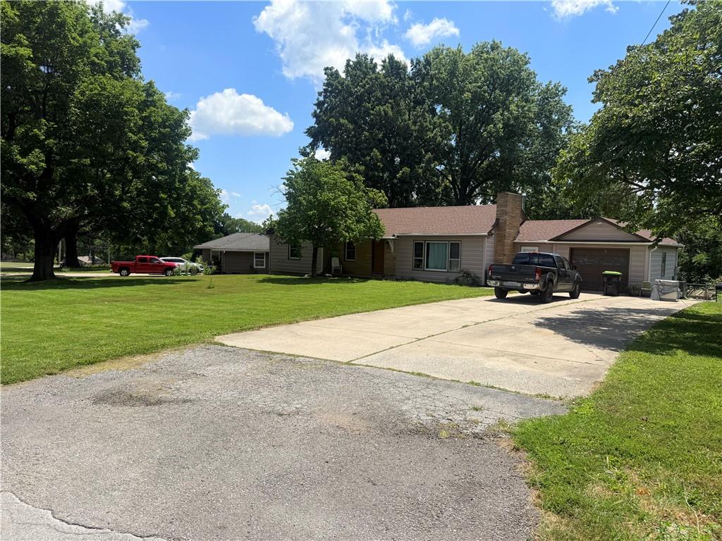Photo of 1723 Berry Road Independence MO 64057