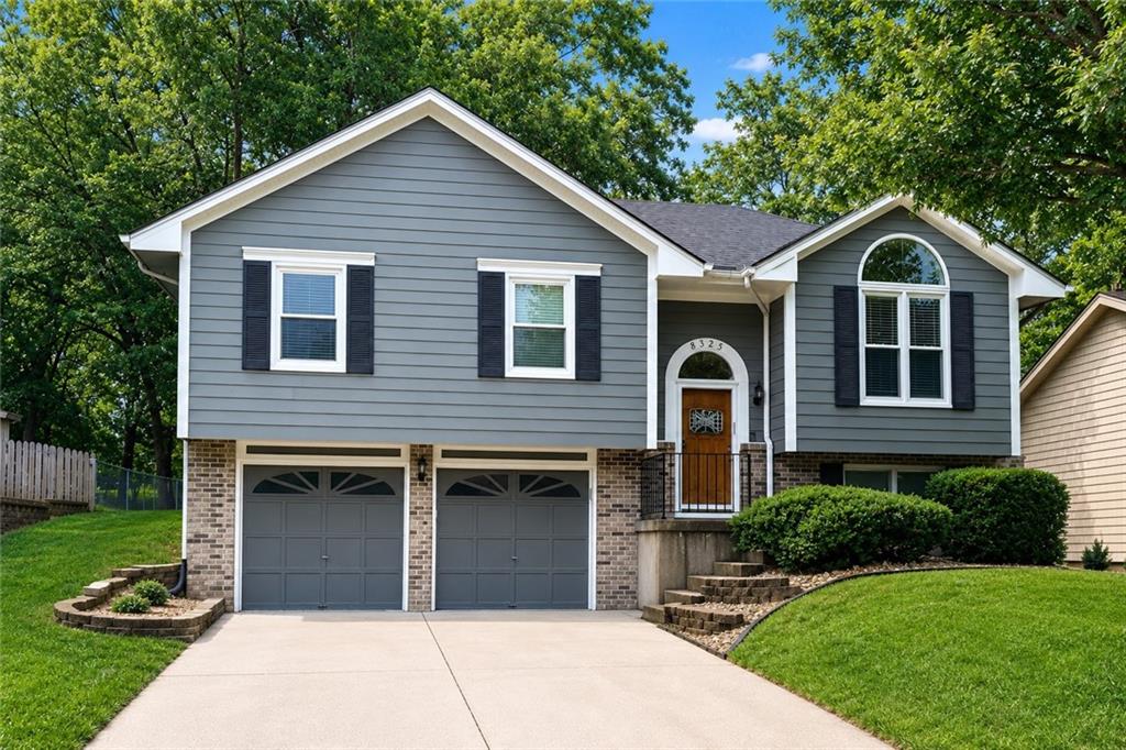 Photo of 8325 N Allenton Drive Kansas City MO 64151