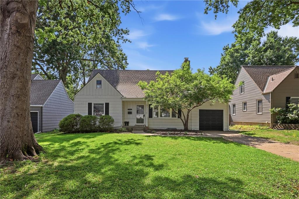 Photo of 5516 Rosewood Street Roeland Park KS 66205