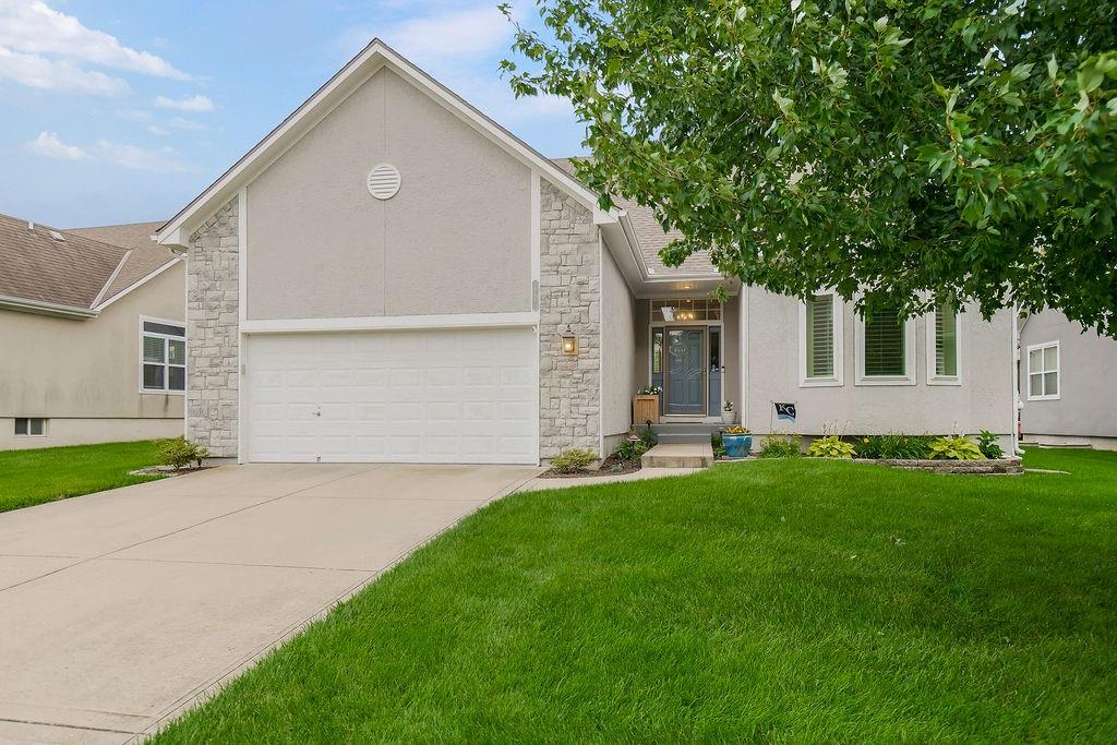 Photo of 916 SW Lauren Court Lee's Summit MO 64081
