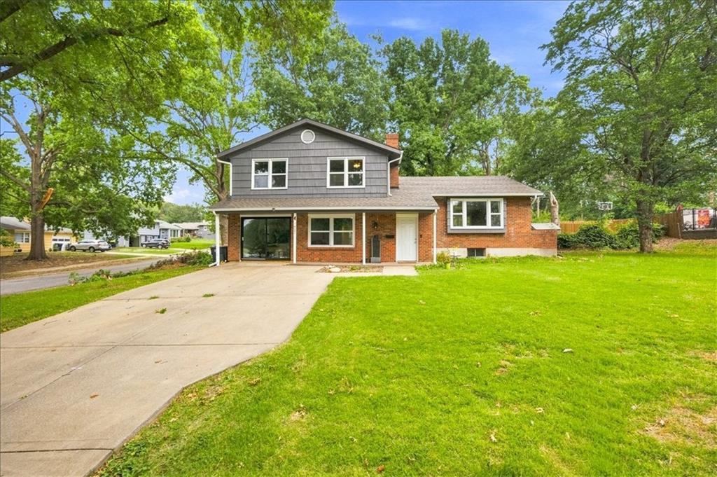 Photo of 10001 Cambridge Avenue Kansas City MO 64134