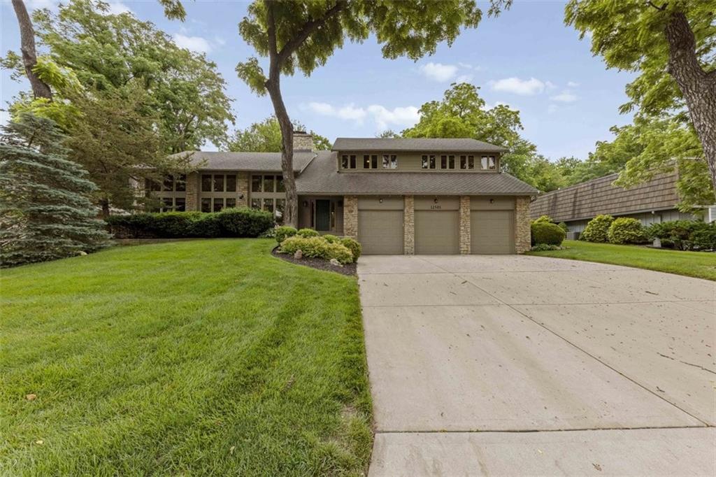 Photo of 12503 Overbrook Road Leawood KS 66209