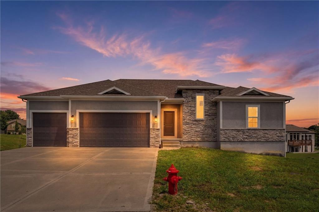 Photo of 1114 SW Crabtree Circle Oak Grove MO 64075
