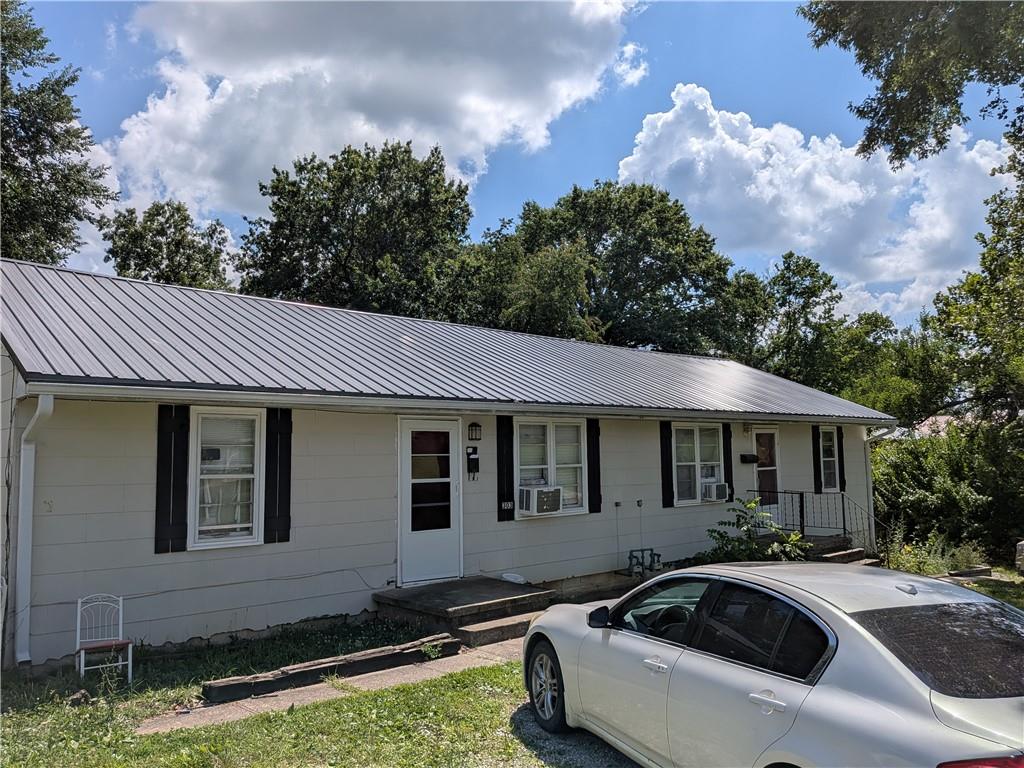 Photo of 301-303 E McKissock Street Warrensburg MO 64093