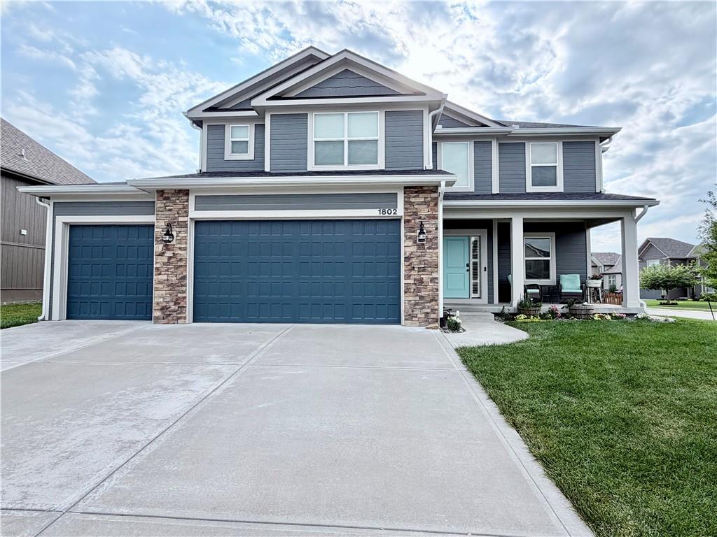 Photo of 1802 VERBENA Avenue Greenwood MO 64034