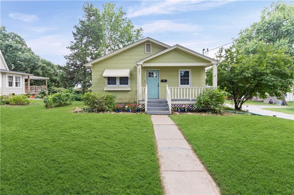 Photo of 201 E Hurt Street Liberty MO 64068