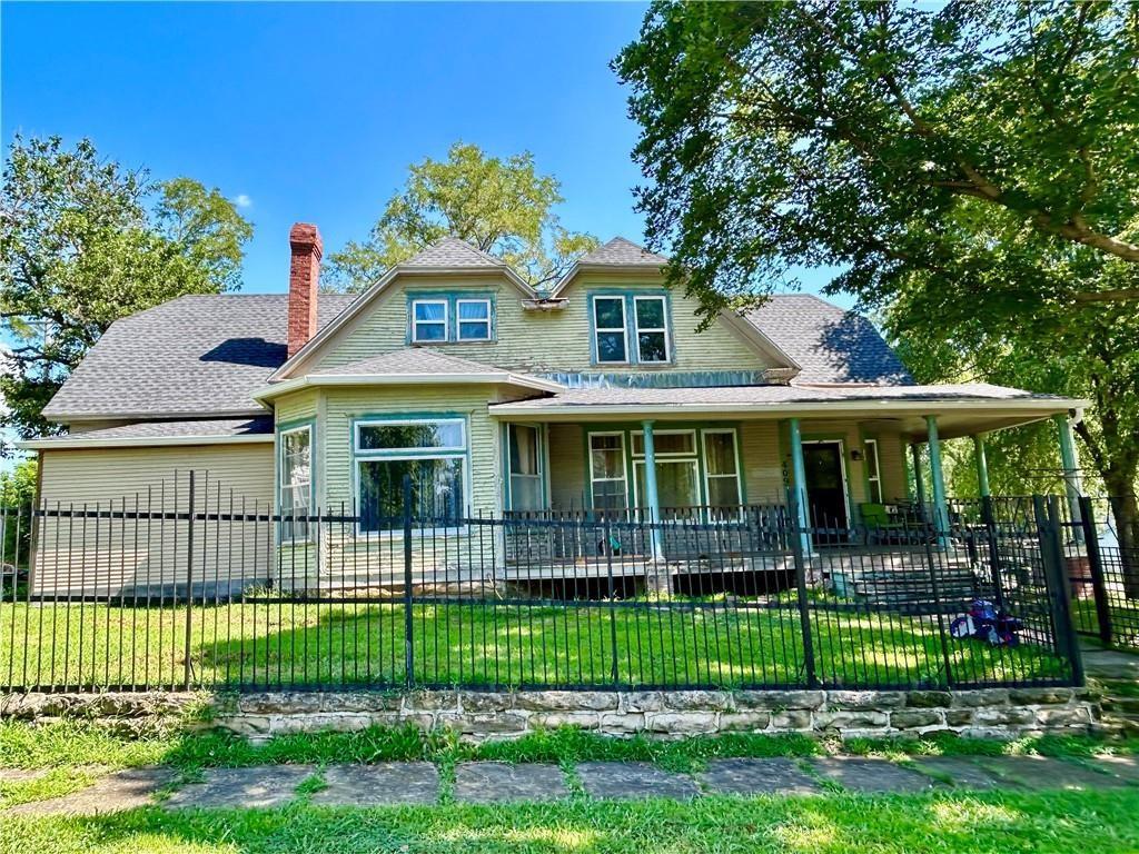 Photo of 409 E Spring Street El Dorado Springs MO 64744
