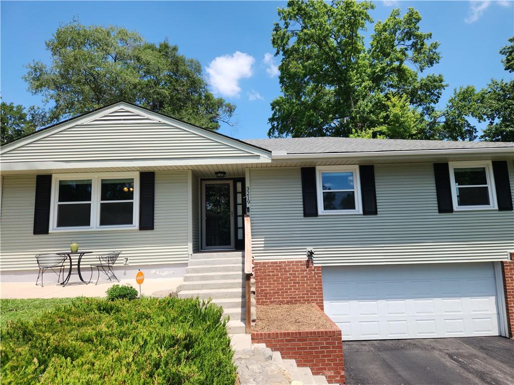 Photo of 3219 S Vest Avenue Independence MO 64055