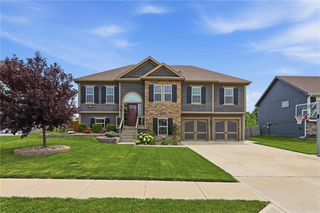 Photo of 10019 N Lister Avenue Kansas City MO 64156