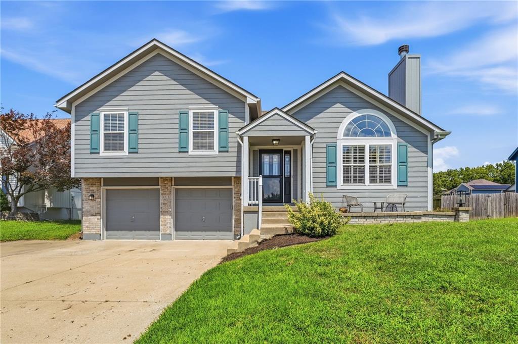 Photo of 911 Wildwood Drive Pleasant Hill MO 64080