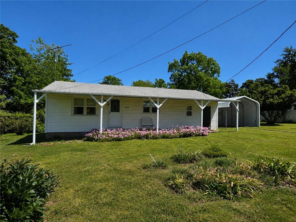 Photo of 307 W Carman Road El Dorado Springs MO 64744