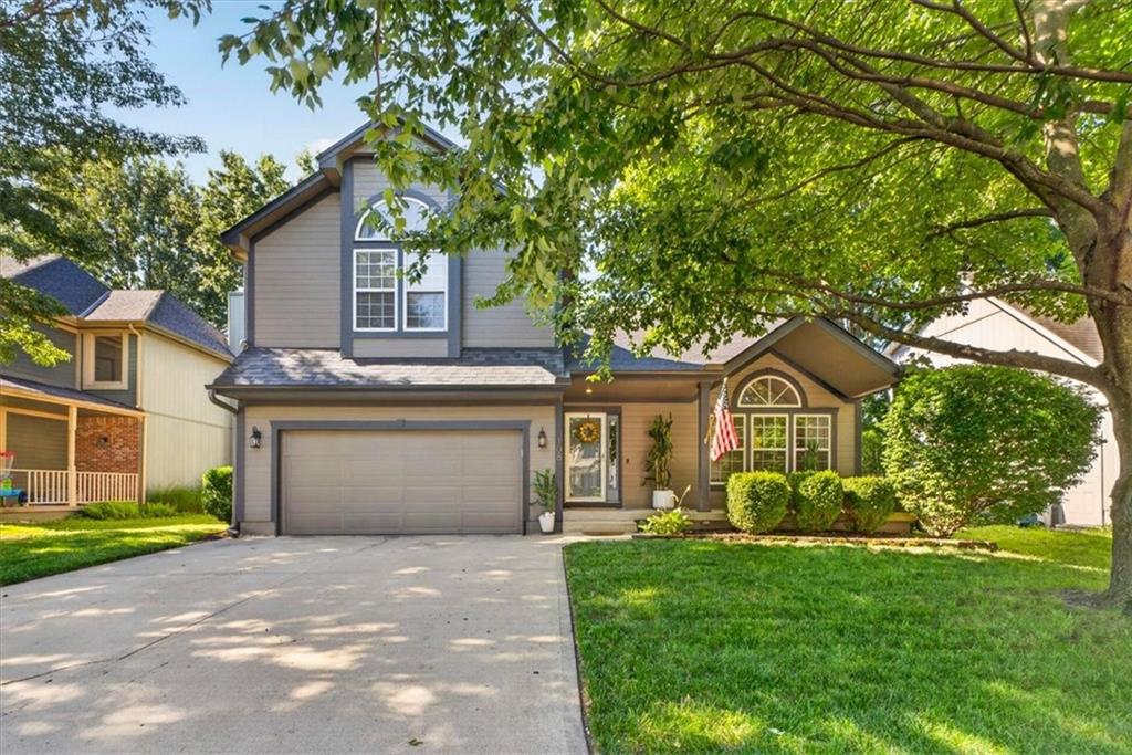 Photo of 108 NE Gaslight Lane Blue Springs MO 64014