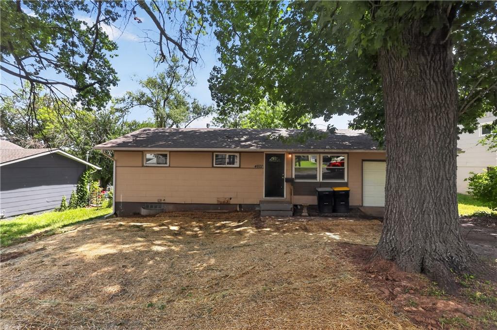 Photo of 4607 MERSINGTON Avenue Kansas City MO 64130