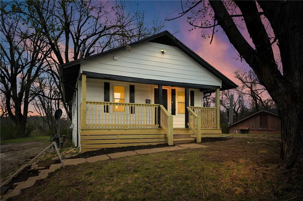 Photo of 108 N Ditzler Avenue Independence MO 64053