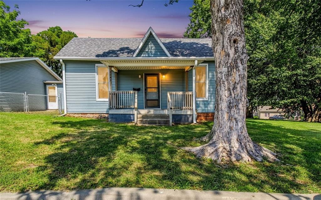 Photo of 2203 Walnut Street Higginsville MO 64037