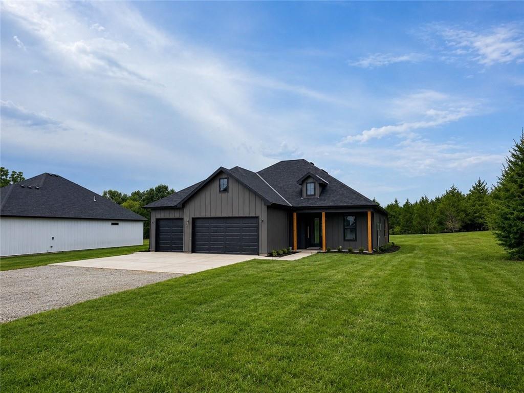 Photo of 324 NE 51st Road Warrensburg MO 64093
