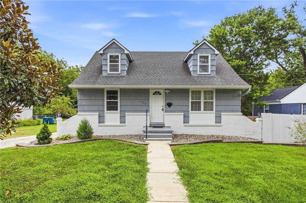 Photo of 407 N Fairview Avenue Liberty MO 64068