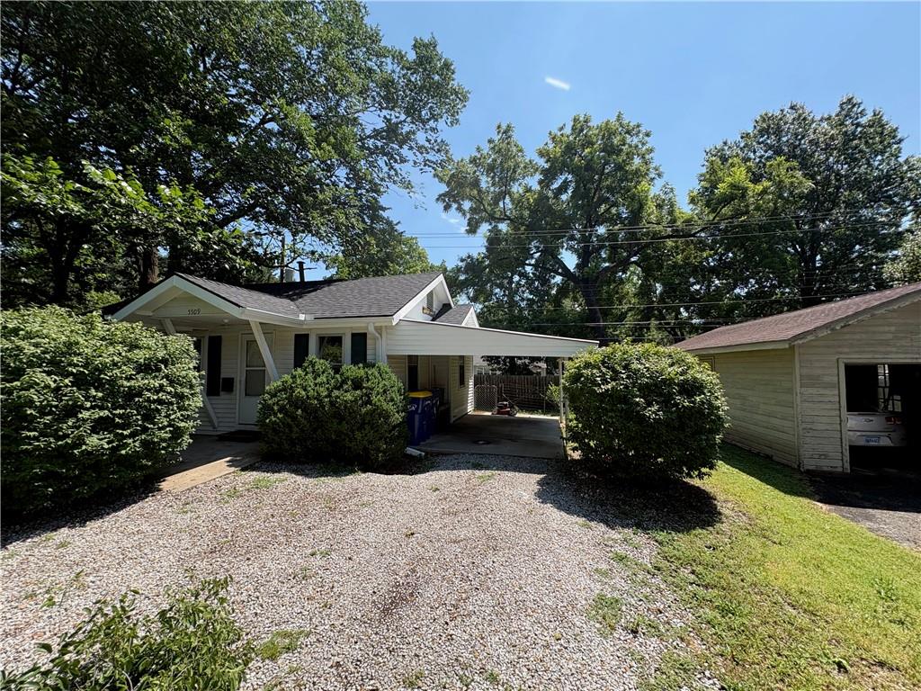 Photo of 5509 Maple Street Prairie Village KS 66208