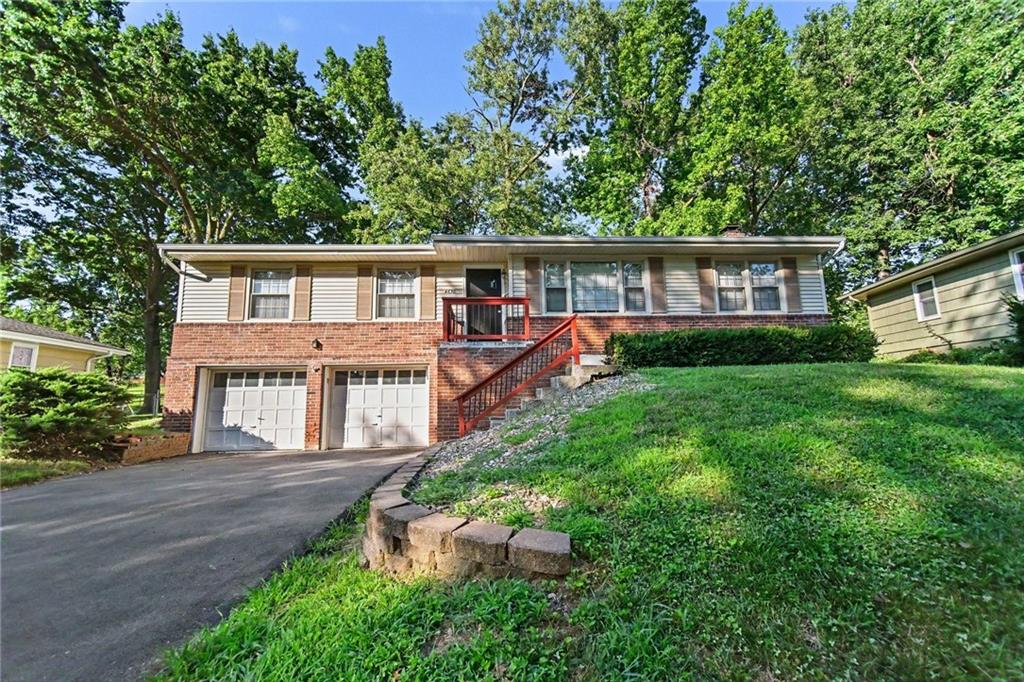 Photo of 4630 NE Gladstone Avenue Kansas City MO 64117