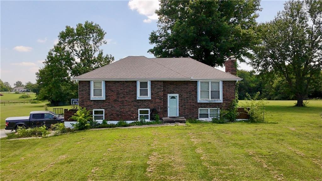 Photo of 18741 Park Lane Circle Lawson MO 64062
