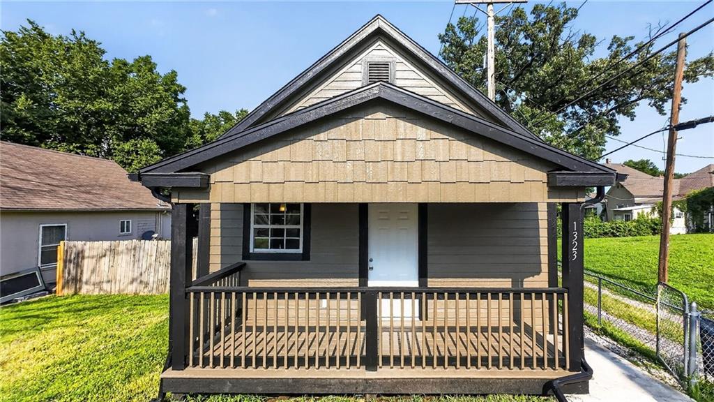 Photo of 1323 S 38th Street Kansas City KS 66106