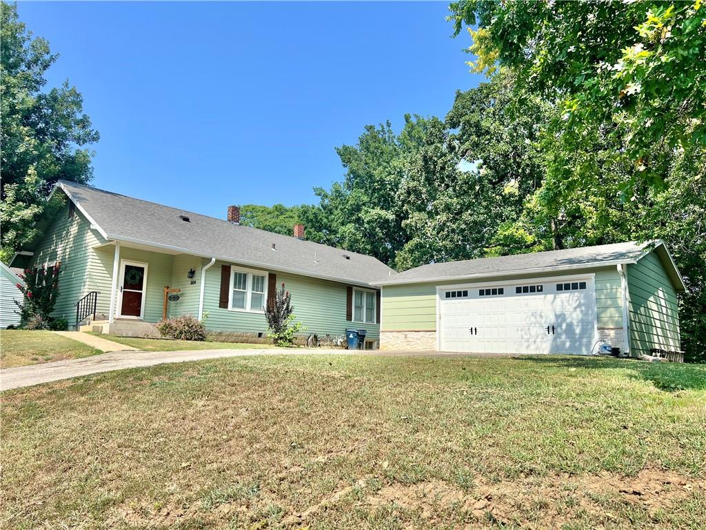 Photo of 1004 N 2nd Street Independence KS 67301