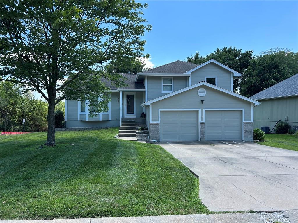 Photo of 1200 SW Southcrest Drive Blue Springs MO 64015