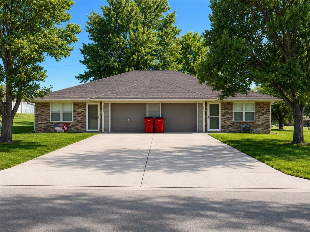 Photo of 108 SE 25TH Street Oak Grove MO 64075