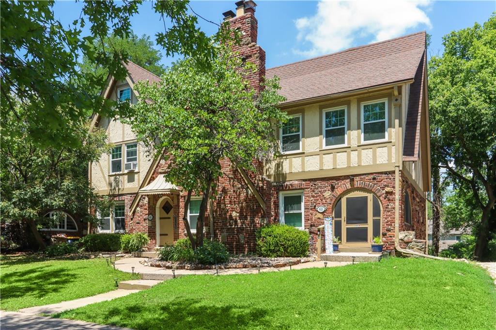 Photo of 620-22 E Meyer Boulevard Kansas City MO 64131