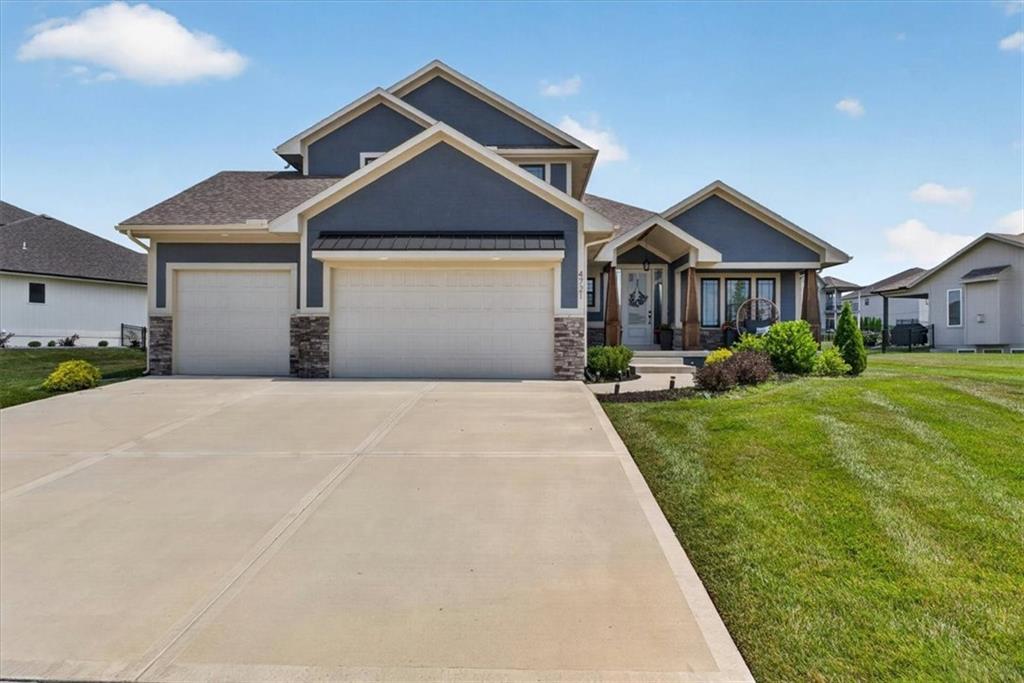 Photo of 4721 NE Jamestown Drive Lee's Summit MO 64064