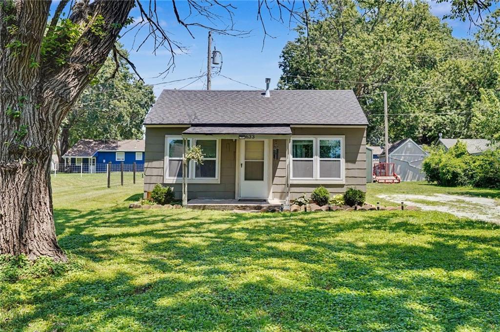 Photo of 633 Oak Street Wellsville KS 66092