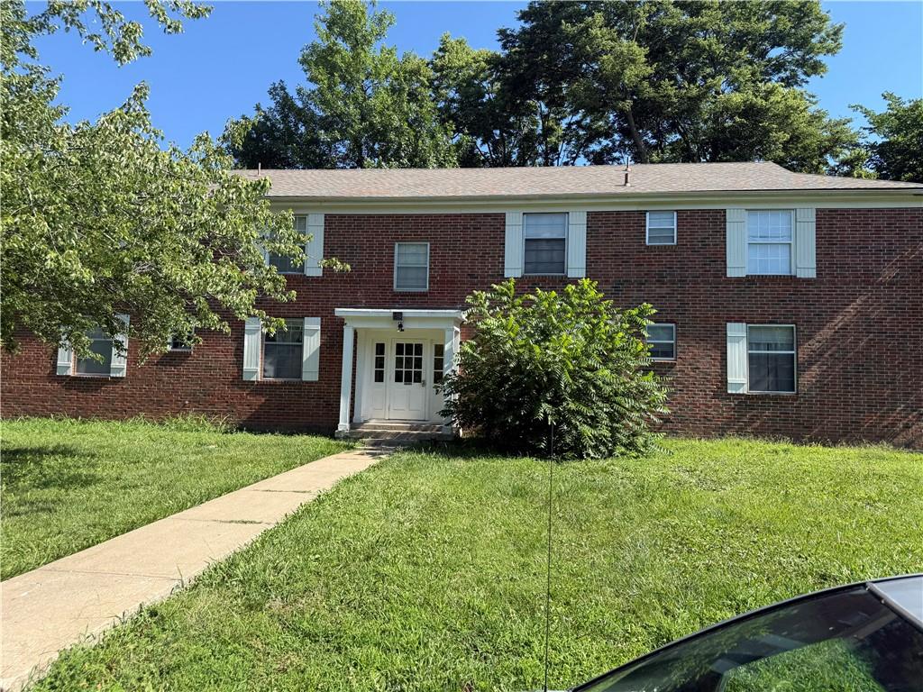 Photo of 8616 Countryshire Lane Kansas City MO 64138