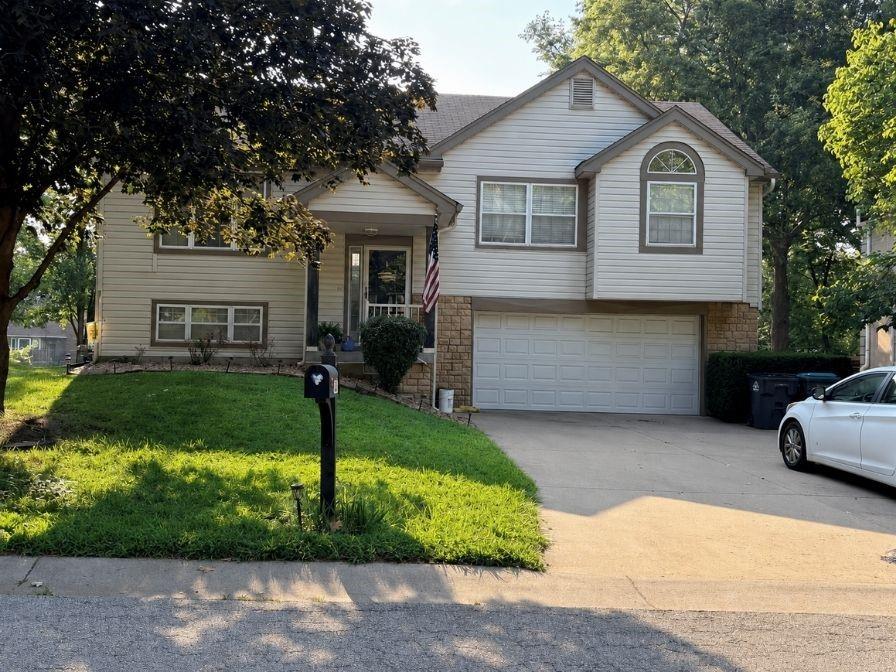Photo of 528 NW 41st Street Blue Springs MO 64015