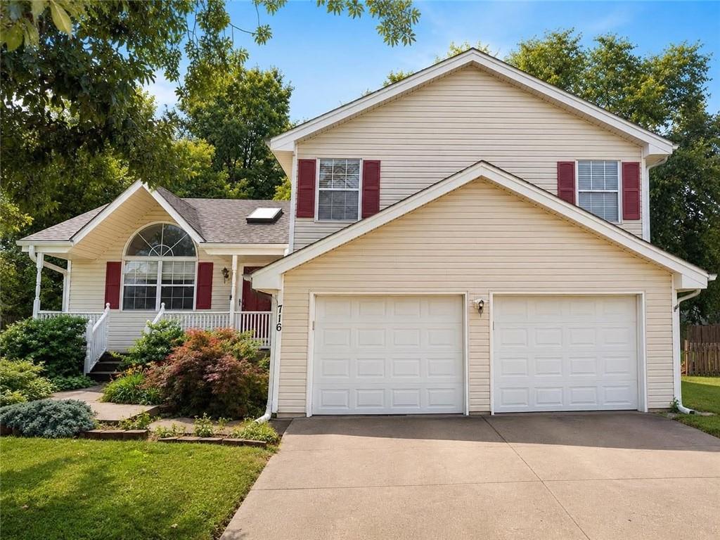 Photo of 716 SE 11th Street Lee's Summit MO 64081
