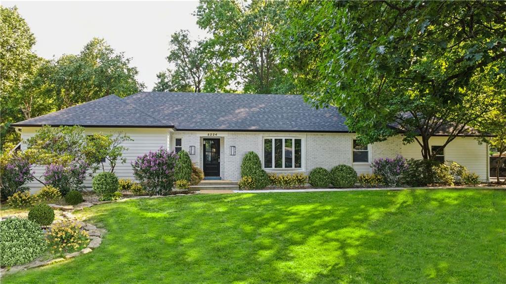 Photo of 8224 Linden Drive Prairie Village KS 66208